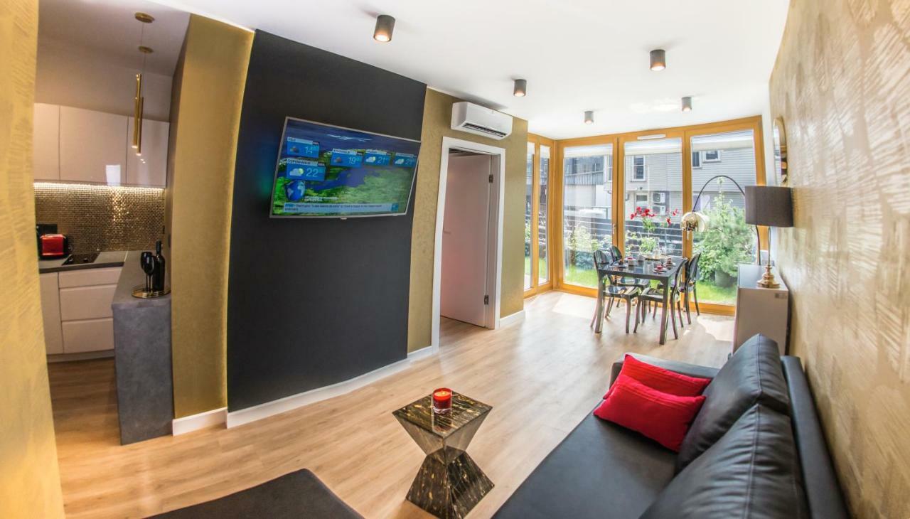 Galaxy Garden Apartment Cracow- Shopping Mall 1Min, Underground Parking, Family Friendly, City Center Krakow Luaran gambar
